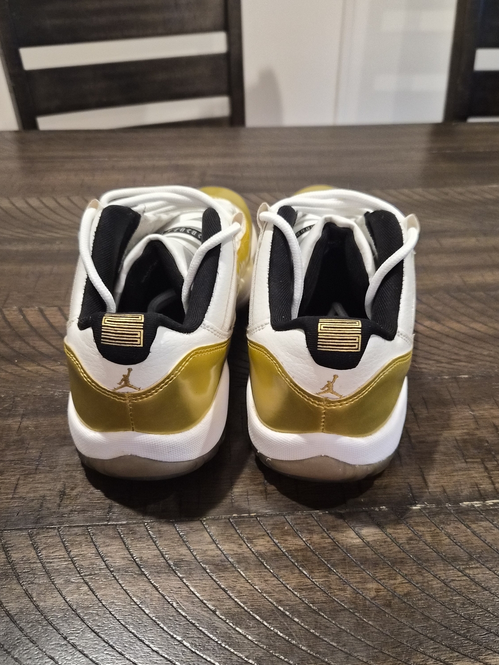 Jordan Men's White and Gold Low-Top Sneakers